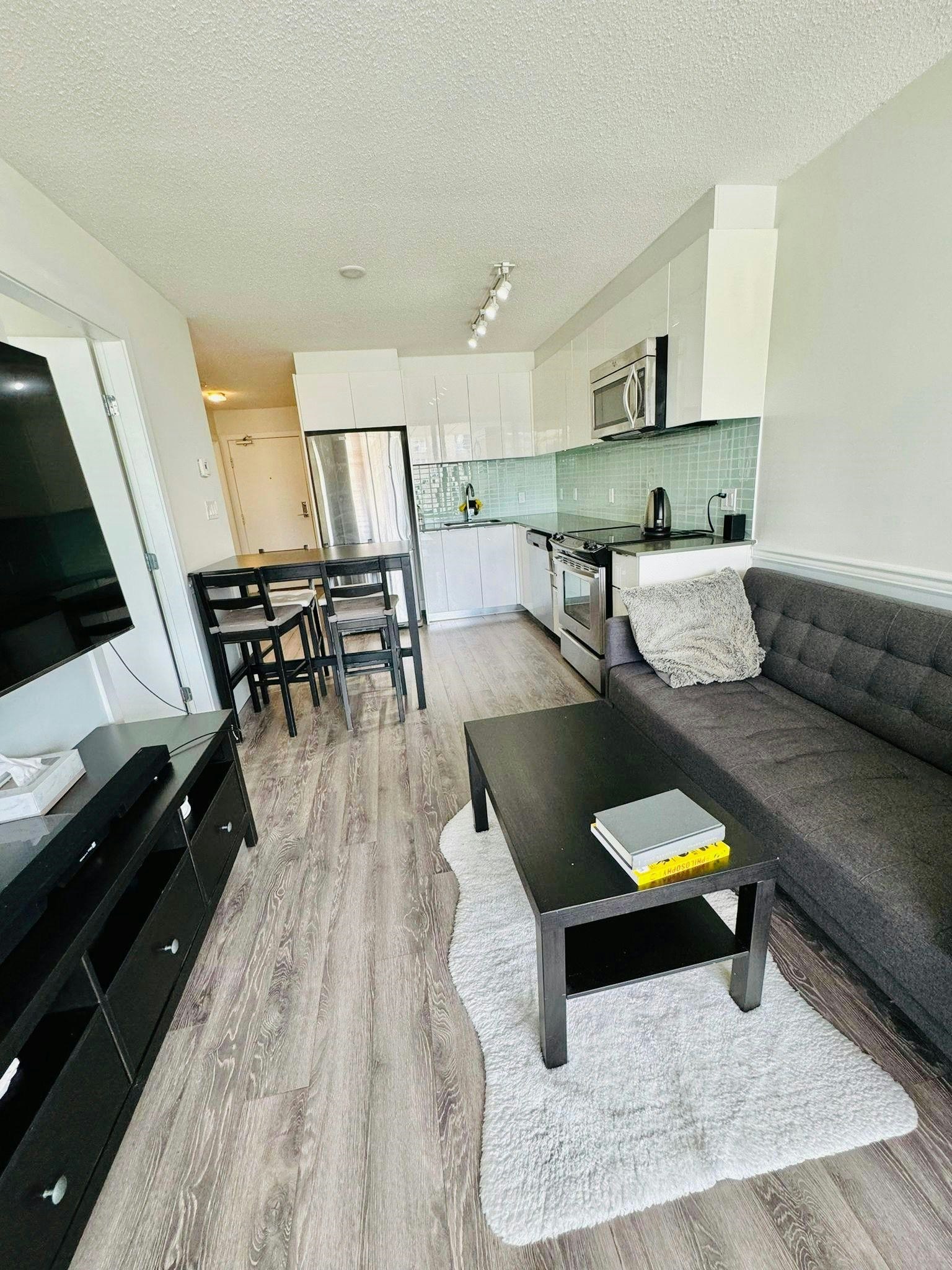 803-1325 Rolston Street, Vancouver, BC, V6B 0M2 - 2