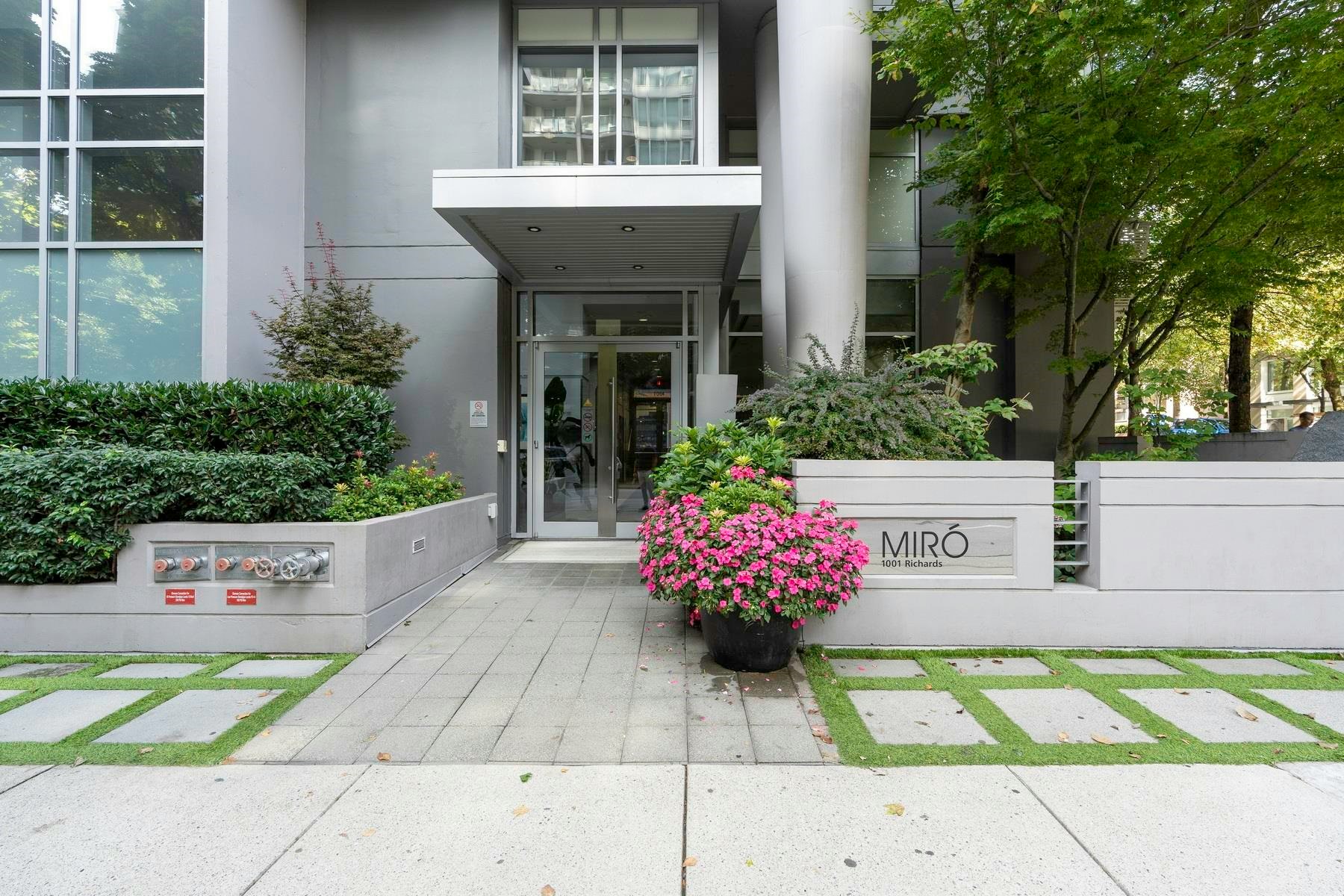 1702-1001 Richards Street - 2