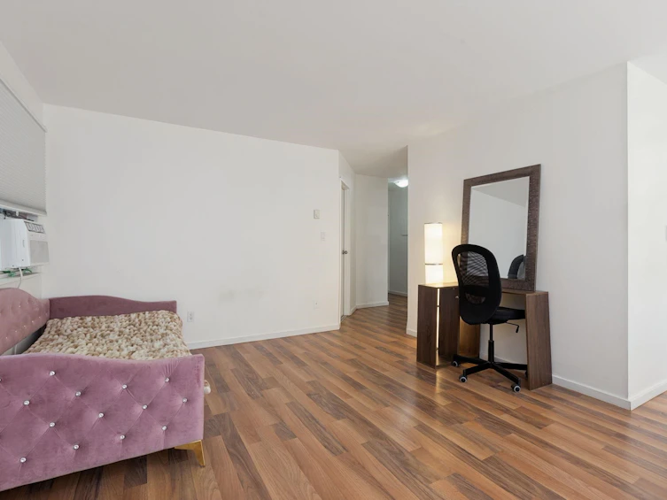 405-9880 Manchester Drive, Burnaby, BC, V3N 4R3 - 6