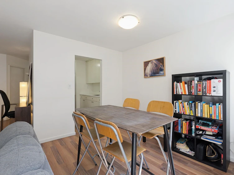 405-9880 Manchester Drive, Burnaby, BC, V3N 4R3 - 10
