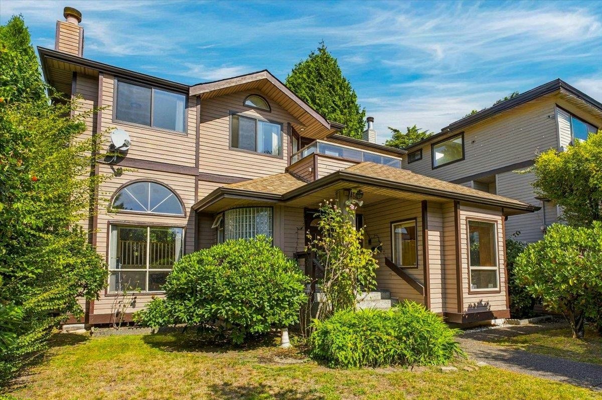 1523 Lawson Avenue, West Vancouver, BC, V7V 2C8