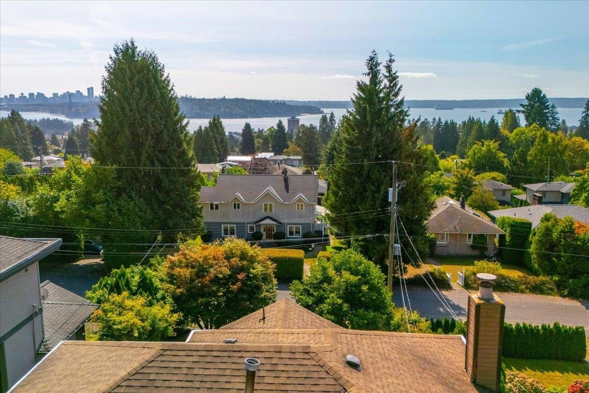 1523 Lawson Avenue, West Vancouver, BC, V7V 2C8 - 38