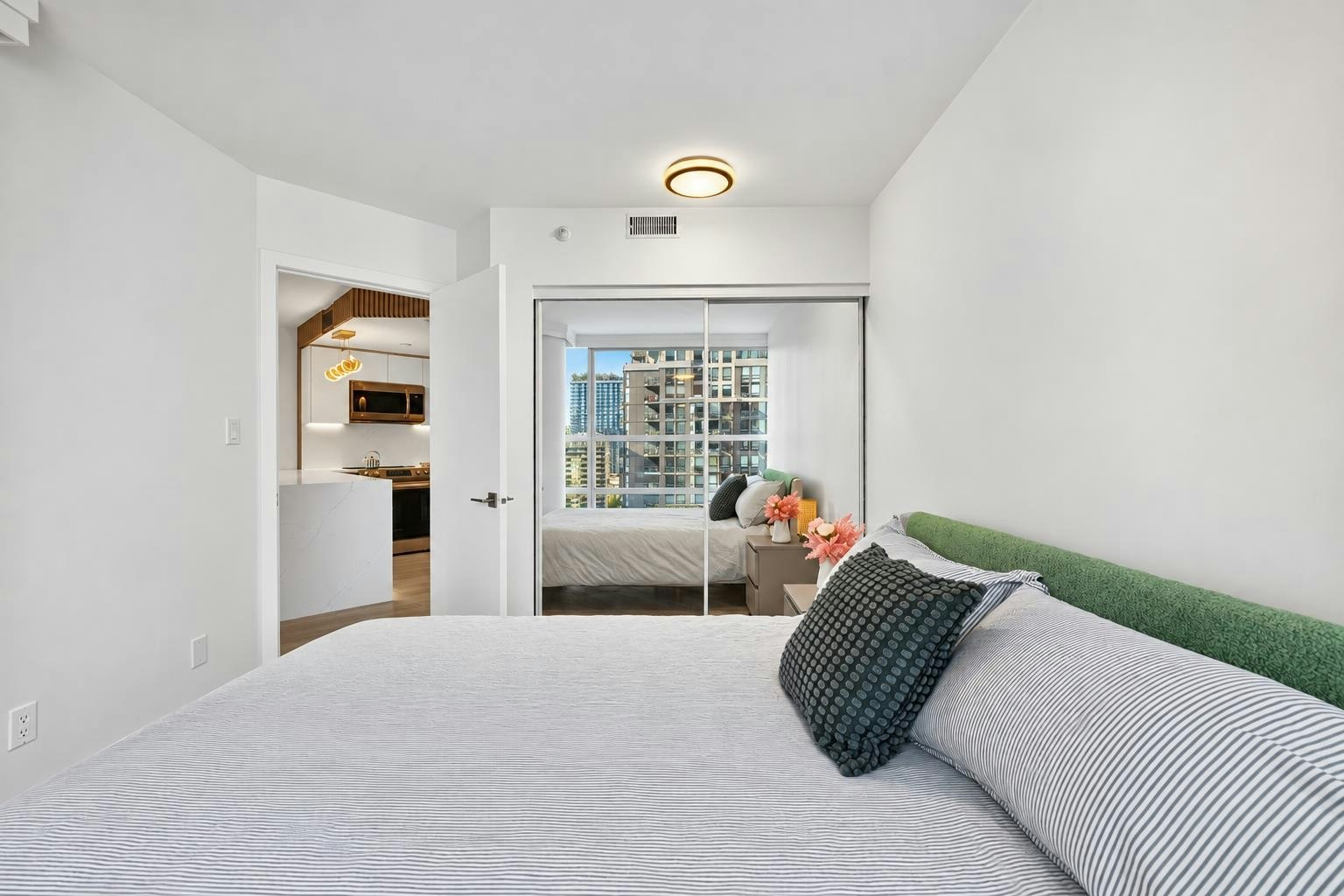 1110-1050 Burrard Street, Vancouver, BC, V6Z 2S3 - 12