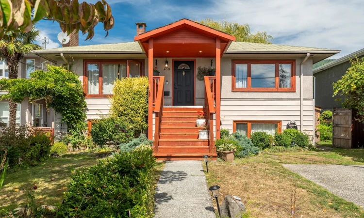 430 W Kings Road