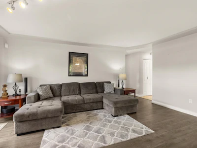 104-20433 53 Avenue - 5