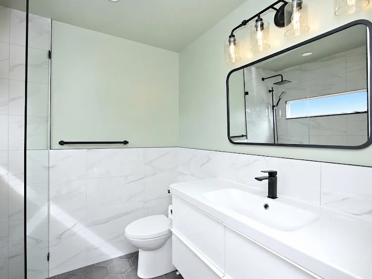 6447 Samron Road, Sechelt, BC, V7Z 0M8 - 23