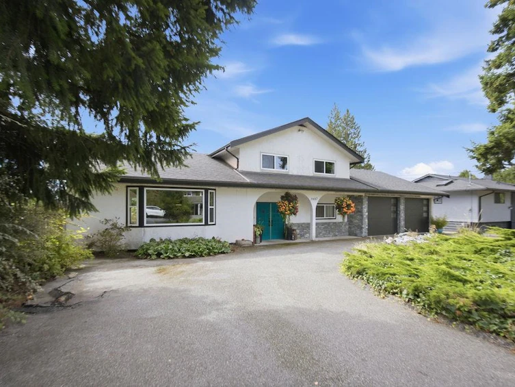 6447 Samron Road, Sechelt, BC, V7Z 0M8