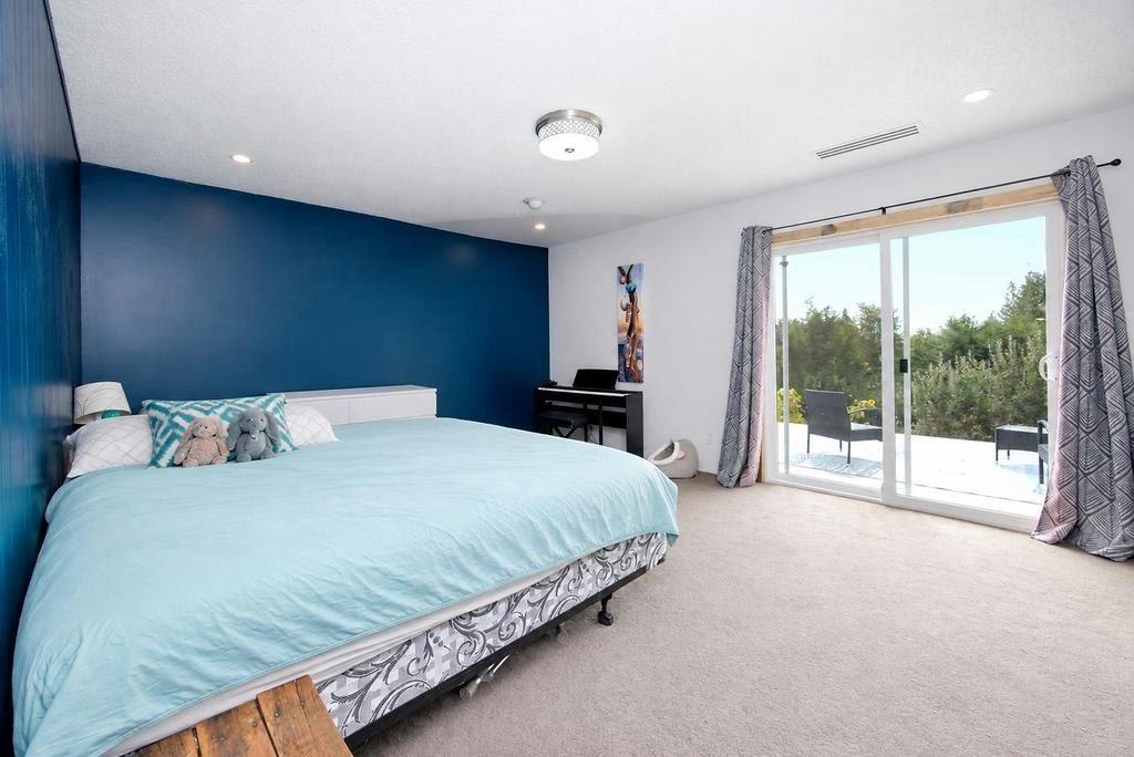 6447 Samron Road, Sechelt, BC, V7Z 0M8 - 21
