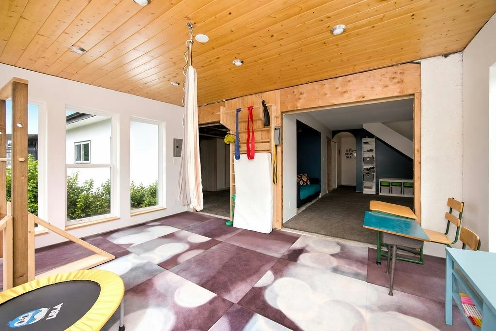 6447 Samron Road, Sechelt, BC, V7Z 0M8 - 17