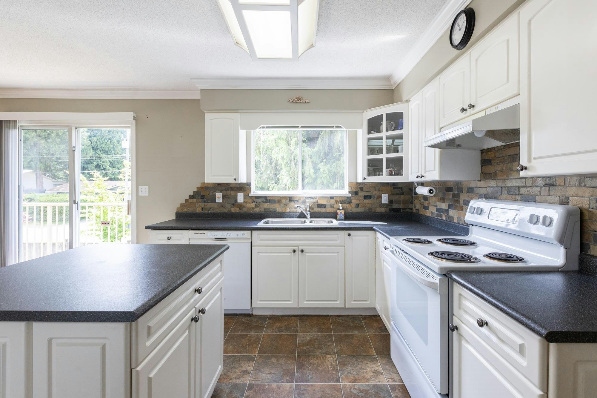 20554 43a Avenue, Langley, BC, V3A 3C8 - 11