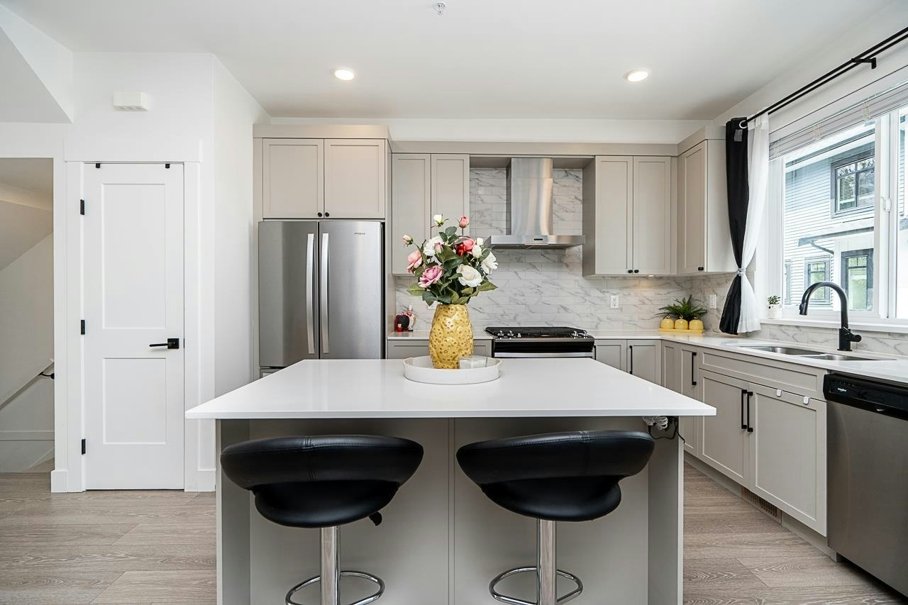 21-6897 201 Street, Langley, BC, V2Y 0Z3