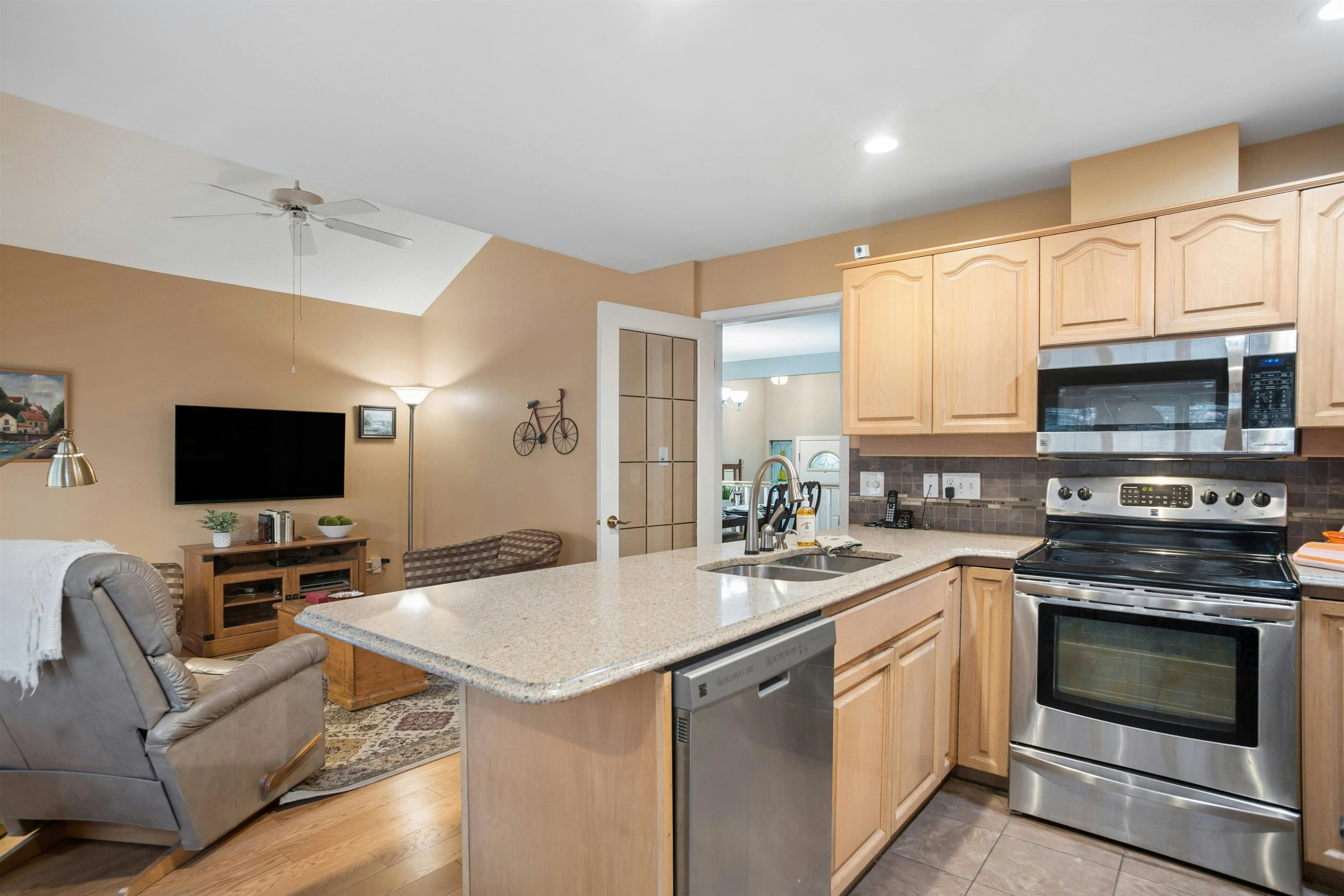 7561 Manitoba Street, Vancouver, BC, V5X 4S9 - 25