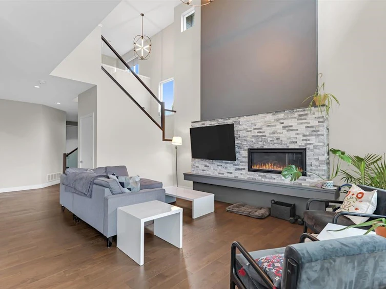 39340 Falcon Crescent, Squamish, BC, V8B 0Y9 - 2