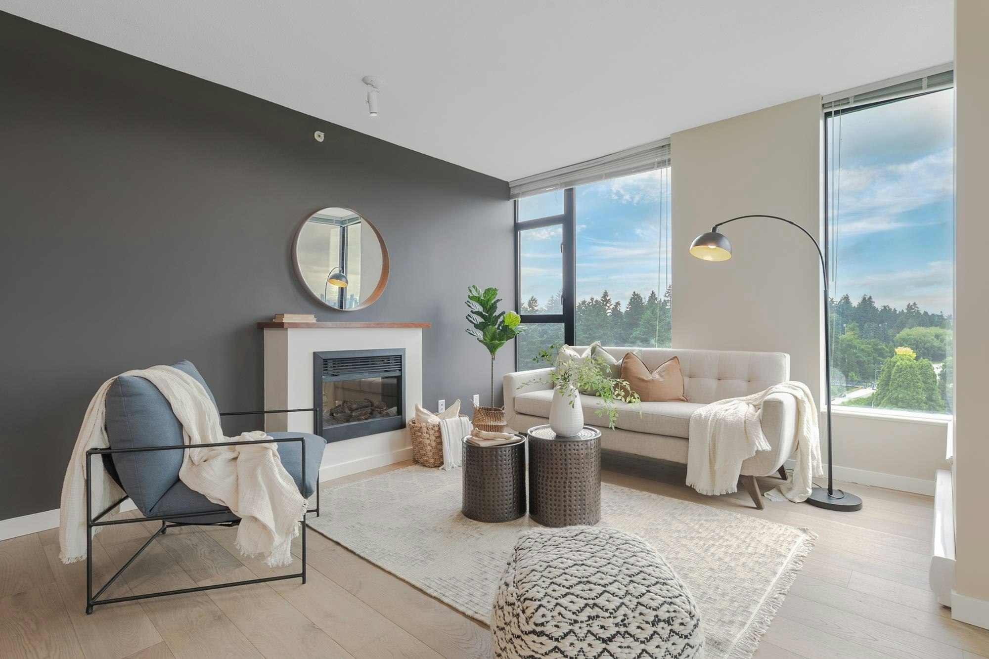 2203-15 E Royal Avenue, New Westminster, BC, V3L 0A9