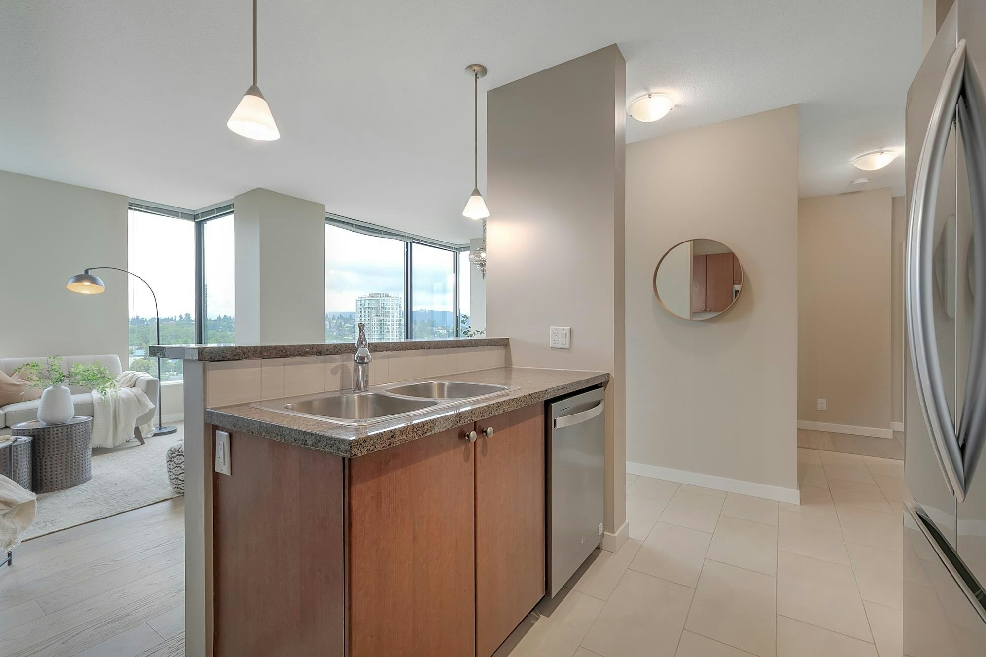 2203-15 E Royal Avenue, New Westminster, BC, V3L 0A9 - 9