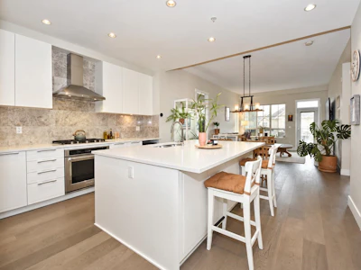 229-5535 Admiral Way - 2