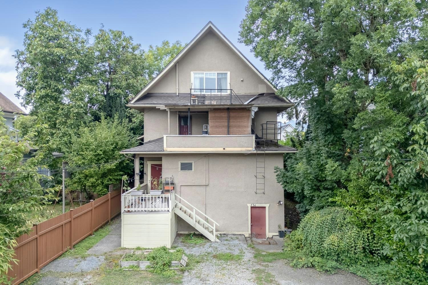 236 W 12th Avenue, Vancouver, BC, V5Y 1T8