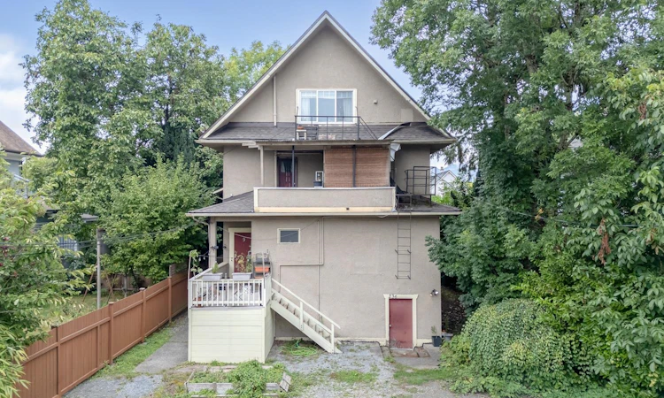 236 W 12th Avenue