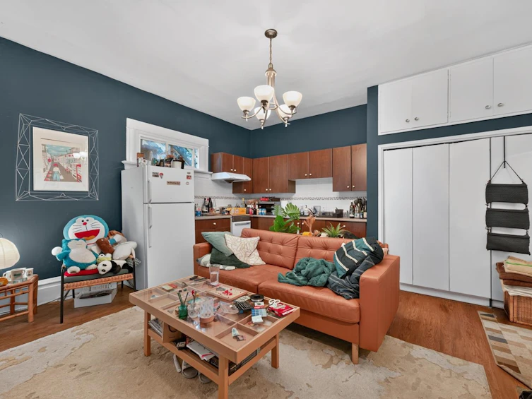 236 W 12th Avenue, Vancouver, BC, V5Y 1T8 - 2