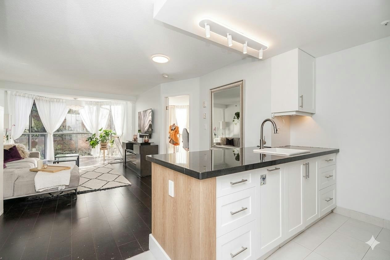 403-811 Helmcken Street - 3