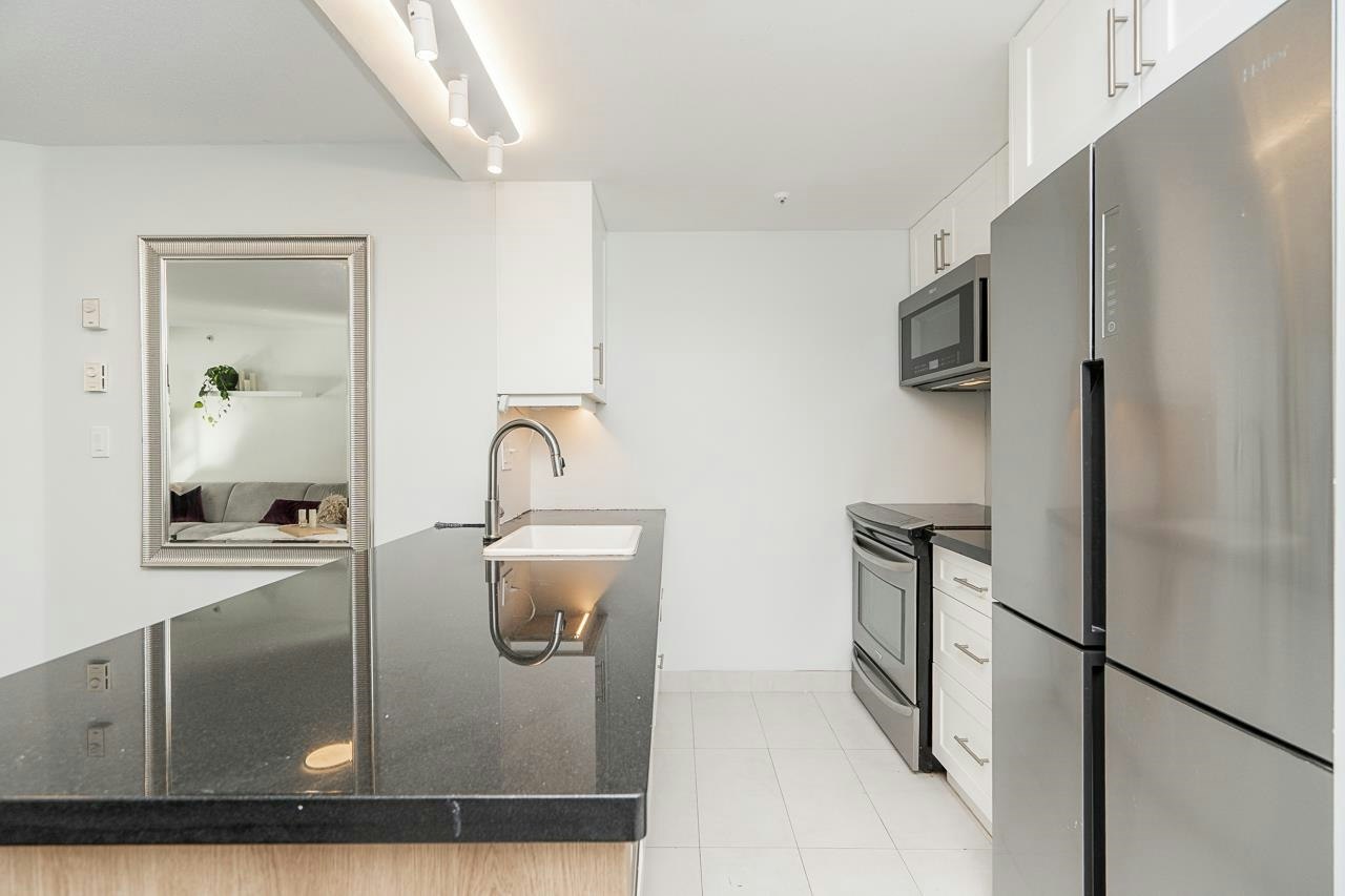 403-811 Helmcken Street - 4