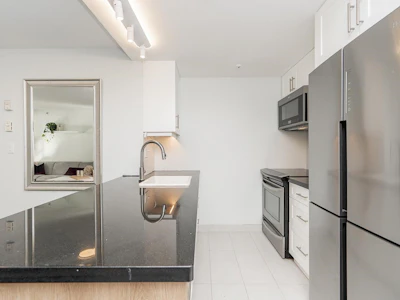 403-811 Helmcken Street - 4