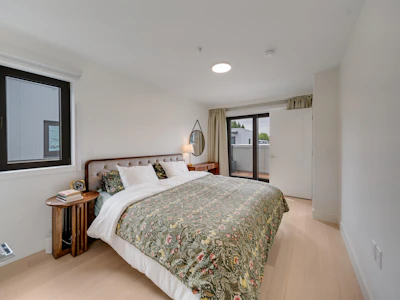 6292 Oak Street - 5