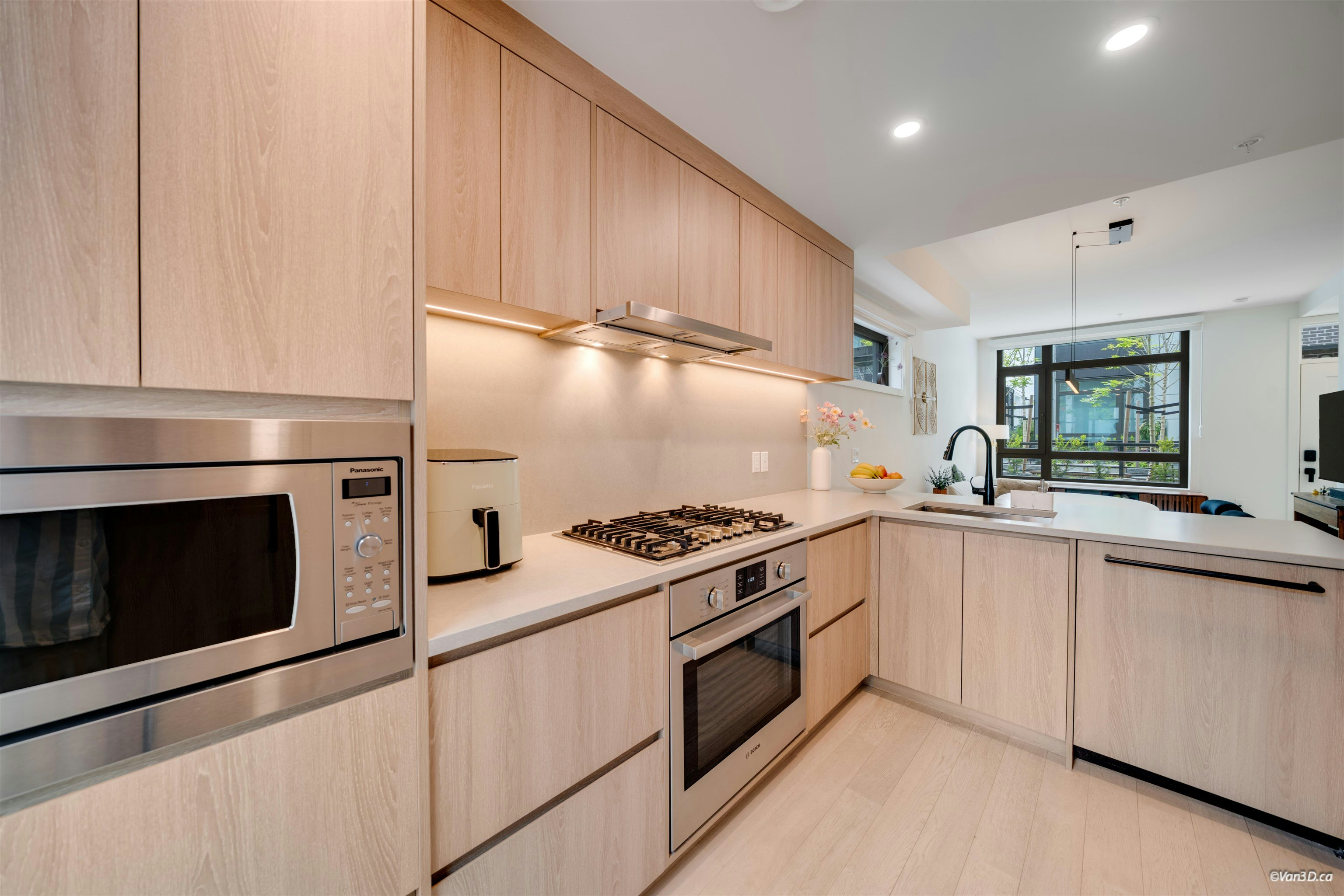 6292 Oak Street - 4