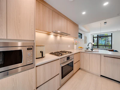 6292 Oak Street - 4