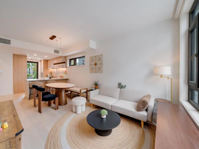 6292 Oak Street - 3