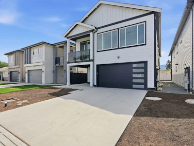 46054 Southlands Crescent - 2