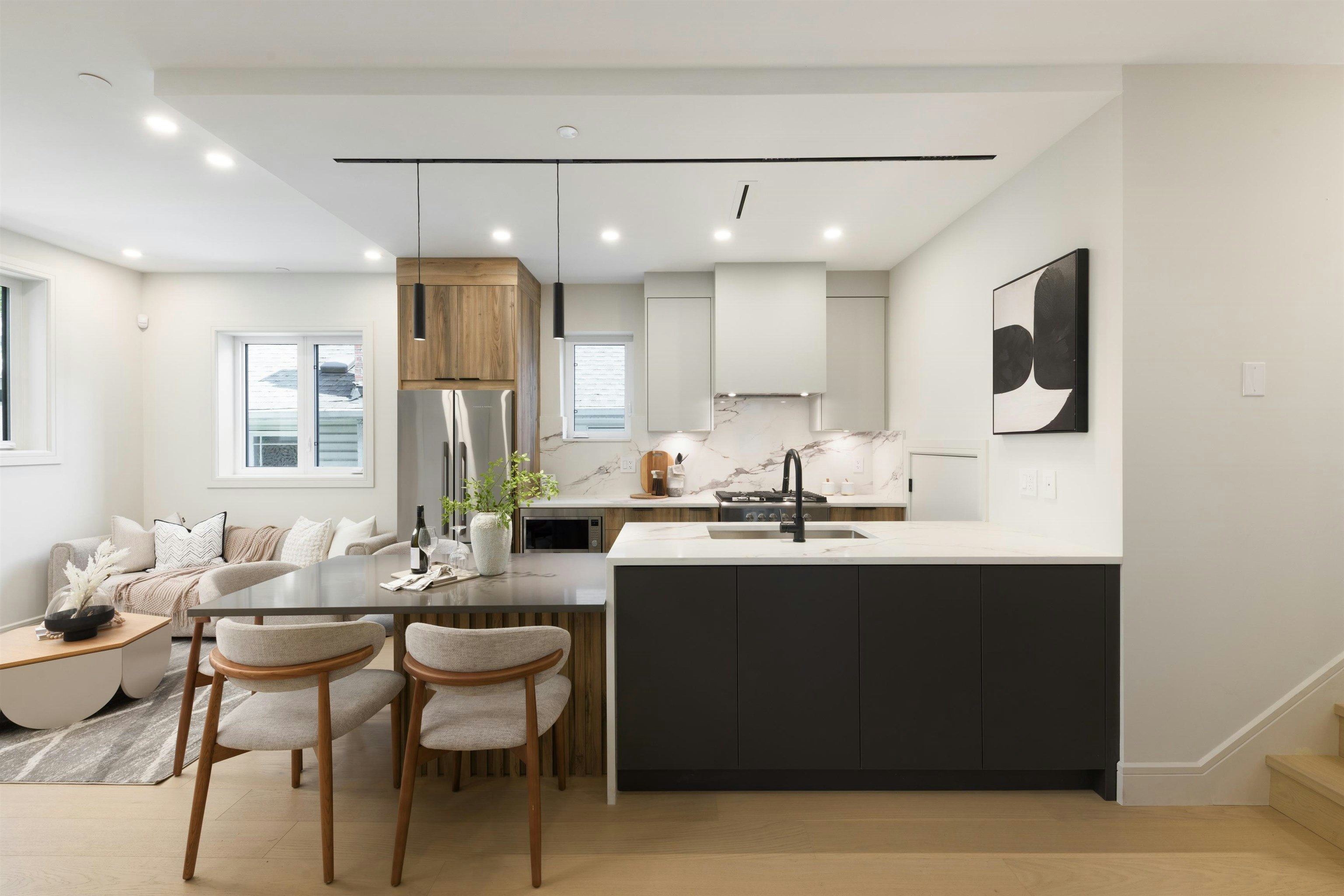 2066 E 1st Avenue, Vancouver, BC, V5N 1B5 - 4