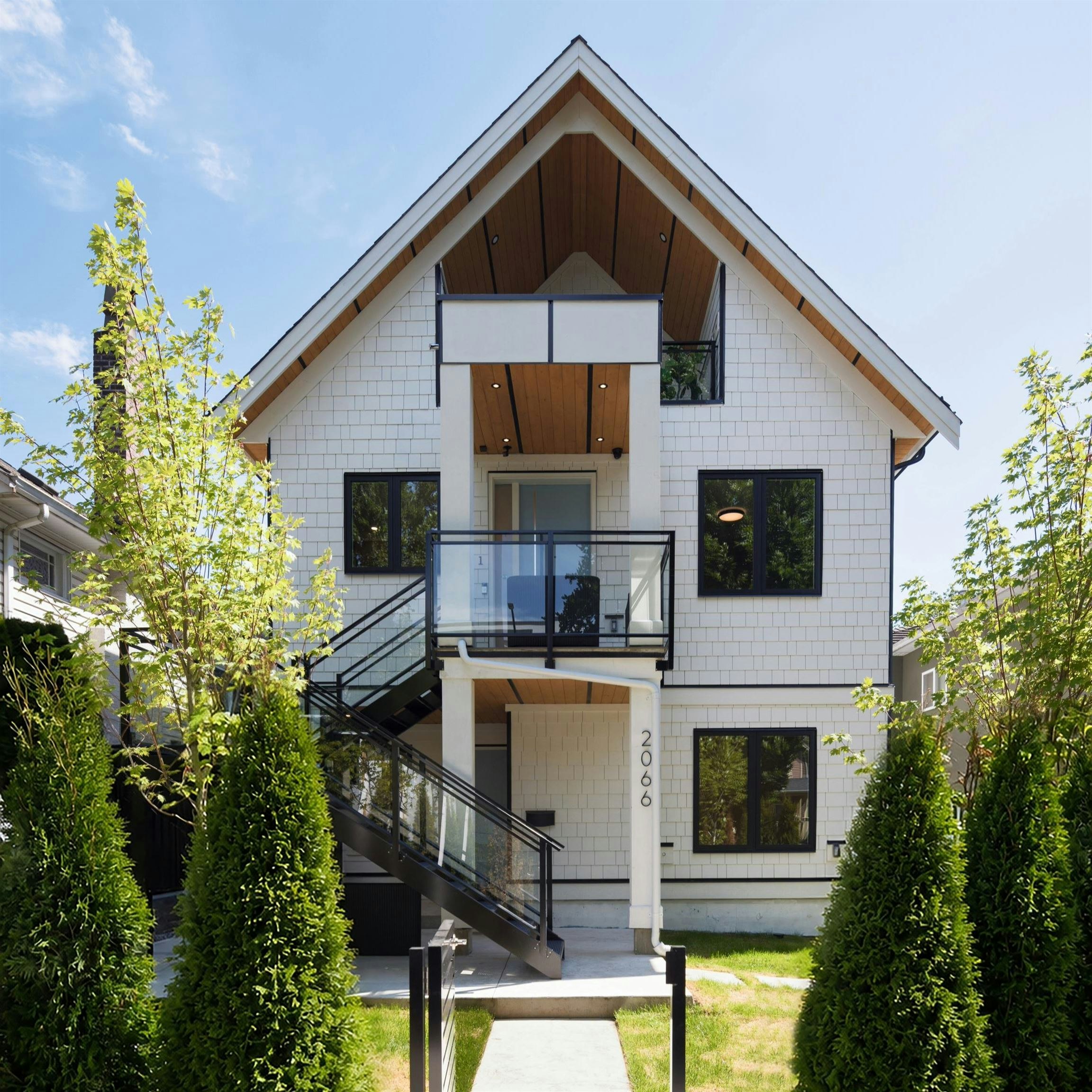 2066 E 1st Avenue, Vancouver, BC, V5N 1B5
