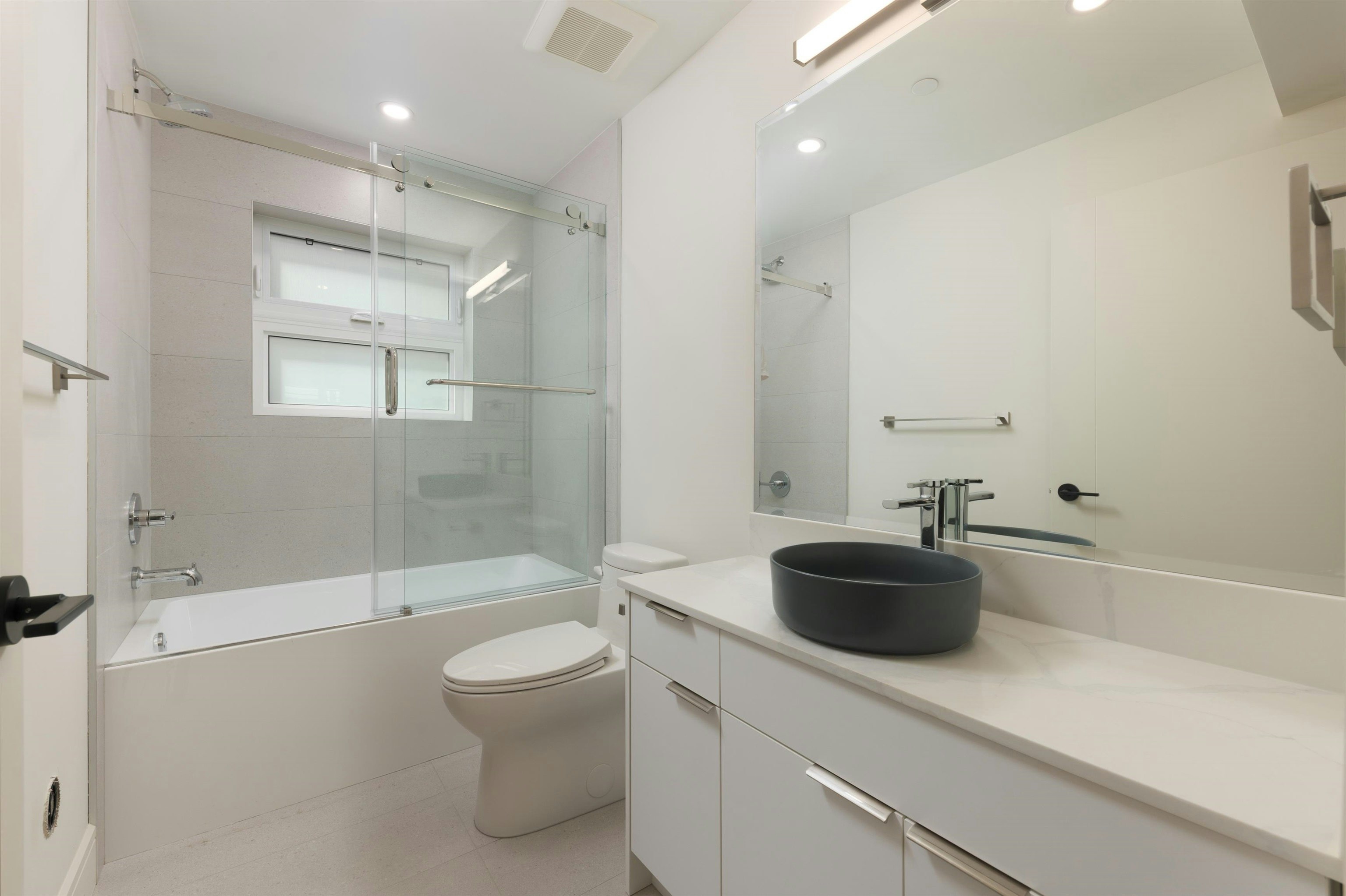 2066 E 1st Avenue, Vancouver, BC, V5N 1B5 - 23