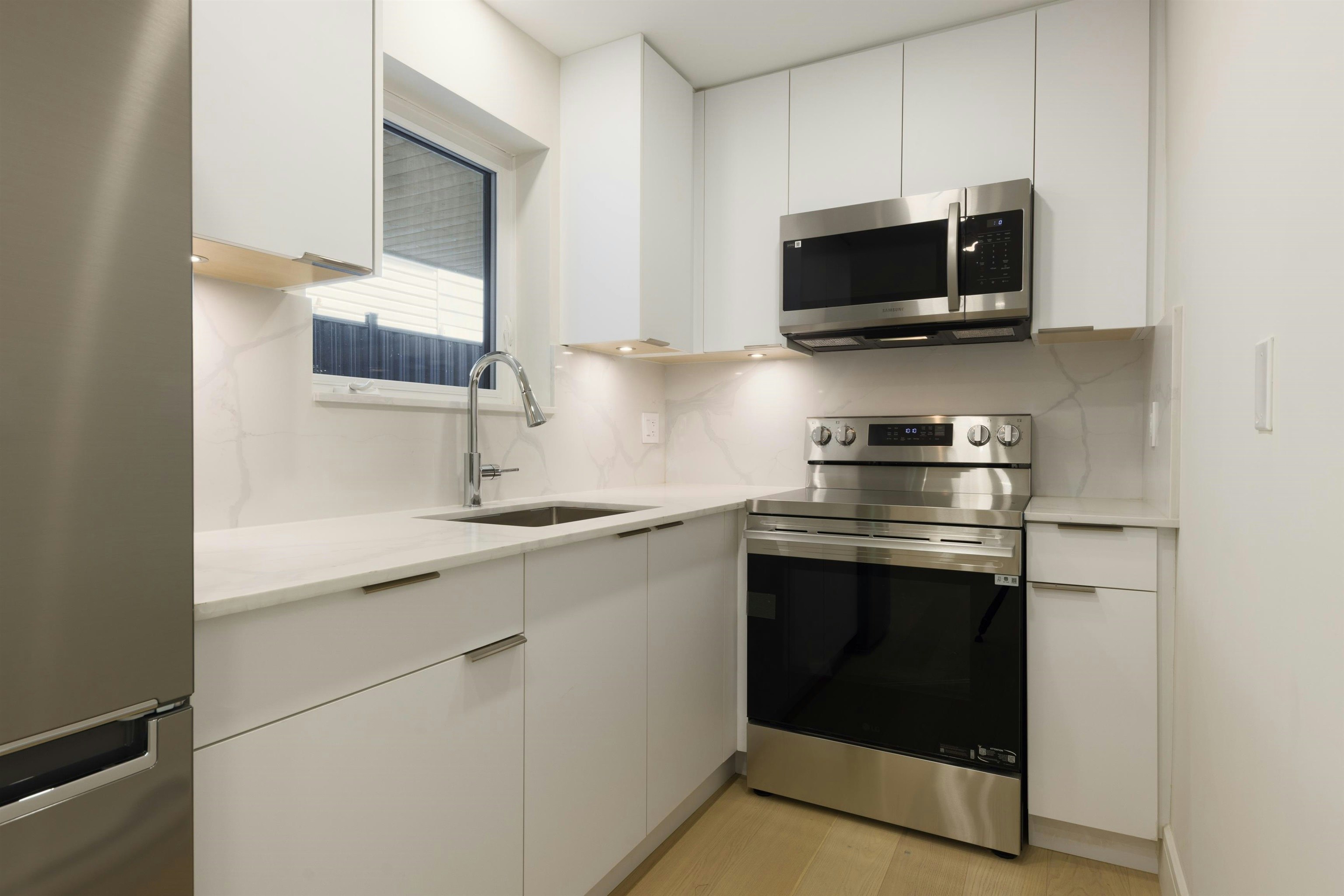 2066 E 1st Avenue, Vancouver, BC, V5N 1B5 - 20