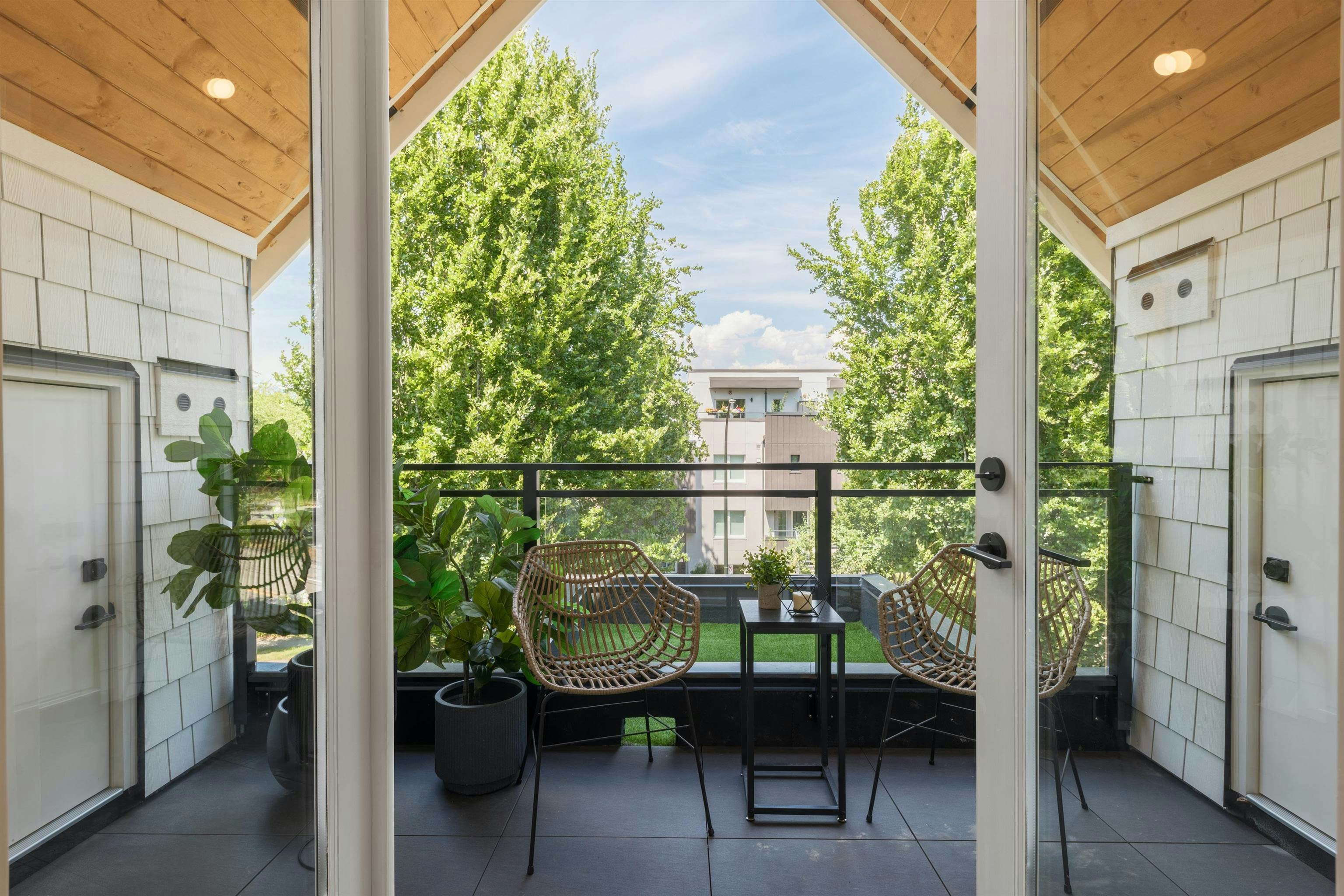 2066 E 1st Avenue, Vancouver, BC, V5N 1B5