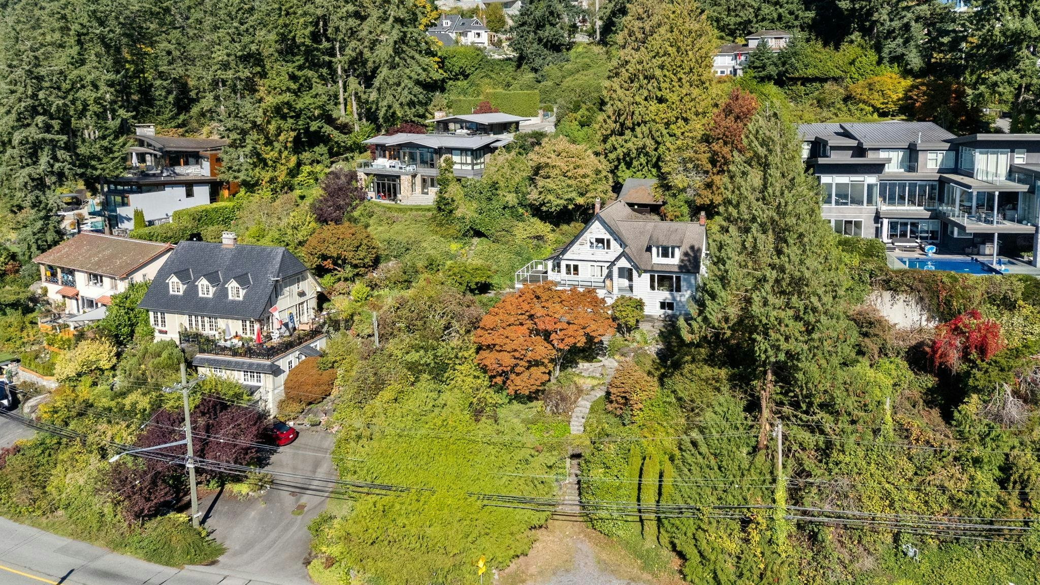 3721 Sunset Lane, West Vancouver, BC, V7V 1N3 - 13
