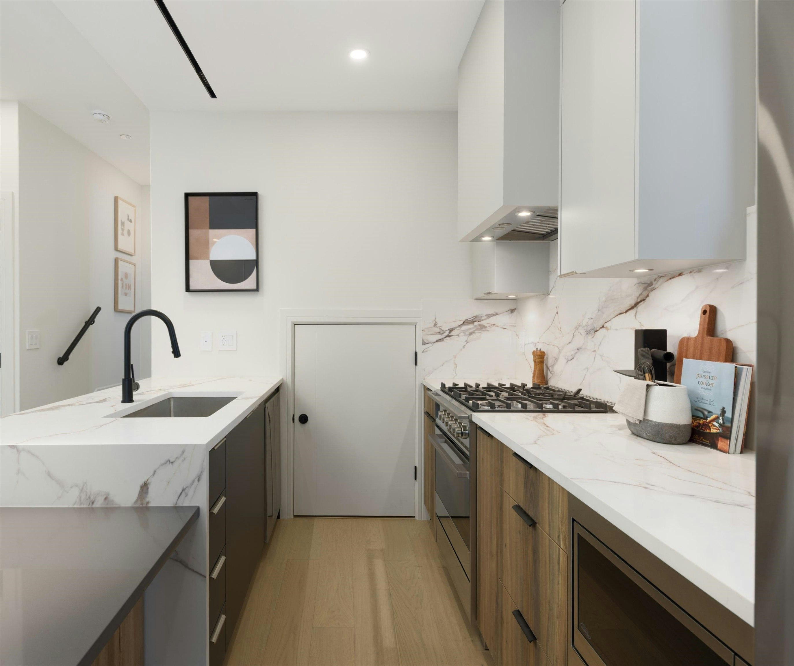2068 E 1st Avenue, Vancouver, BC, V5N 1B5 - 10