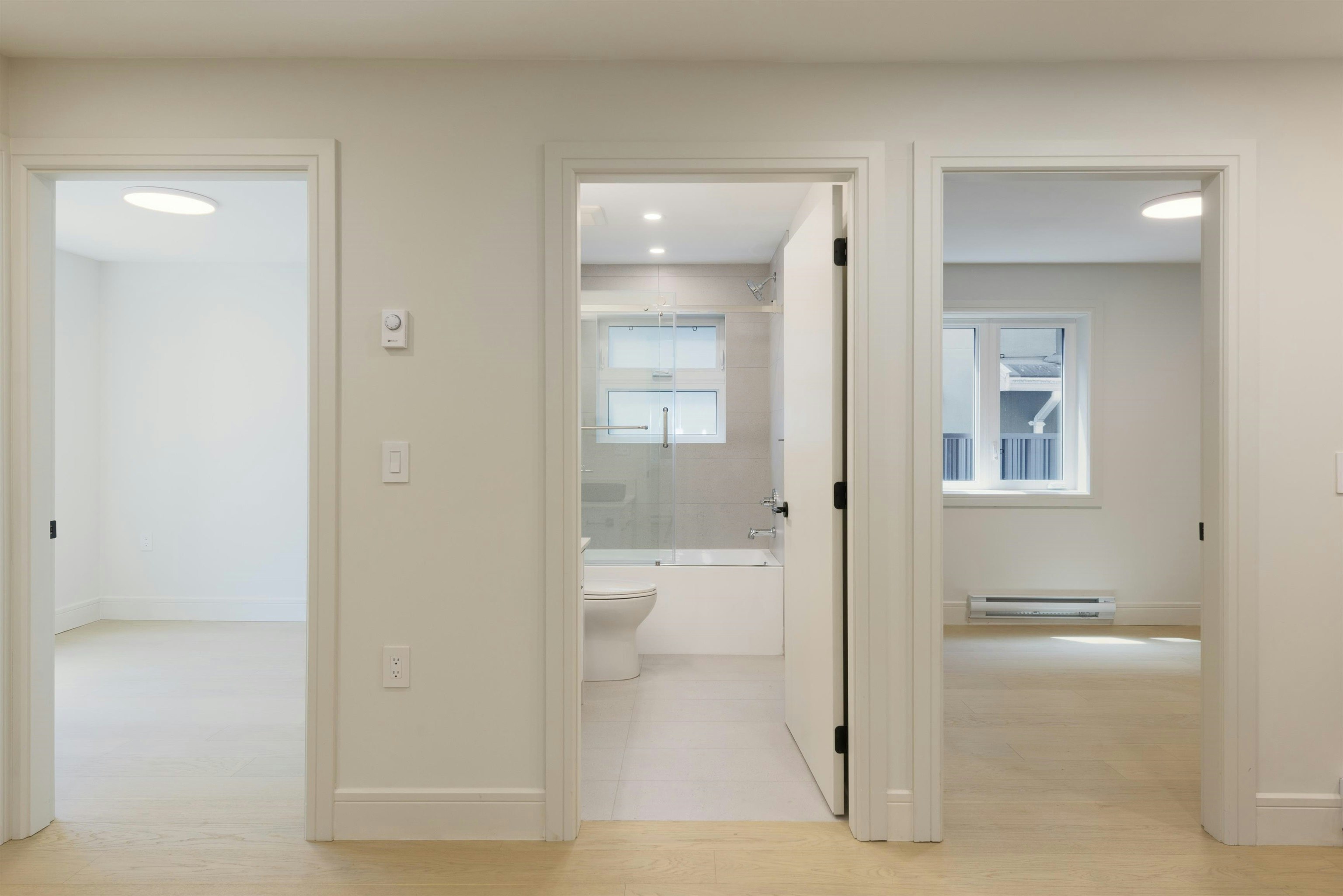 2068 E 1st Avenue, Vancouver, BC, V5N 1B5 - 21