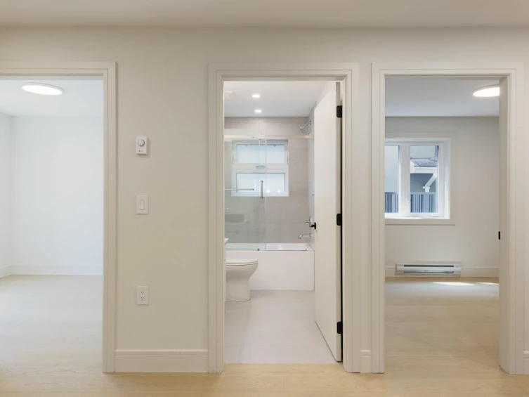 2068 E 1st Avenue, Vancouver, BC, V5N 1B5 - 21