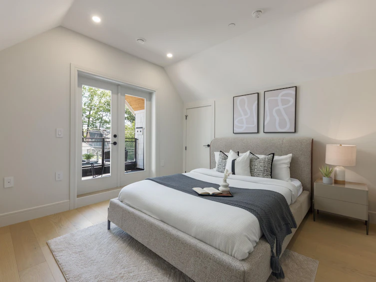 2068 E 1st Avenue, Vancouver, BC, V5N 1B5 - 14