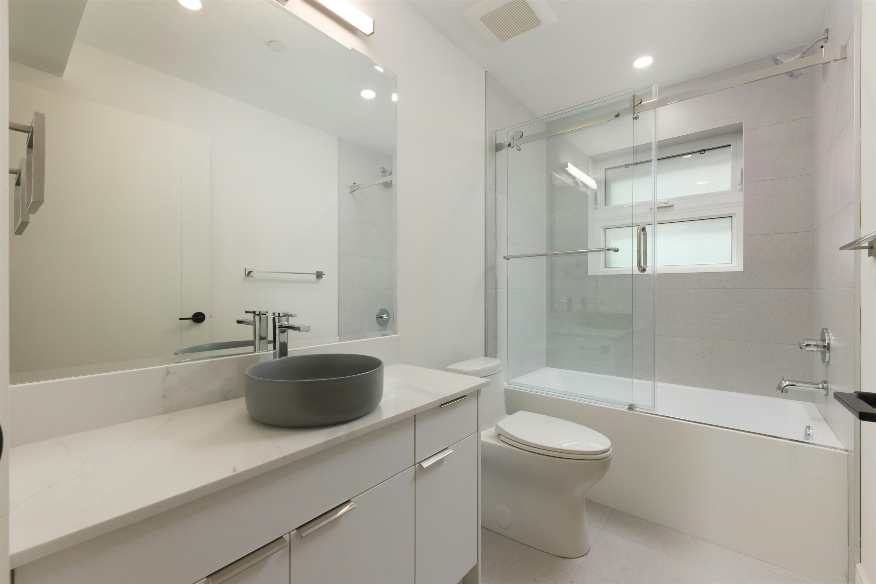 2068 E 1st Avenue, Vancouver, BC, V5N 1B5 - 20