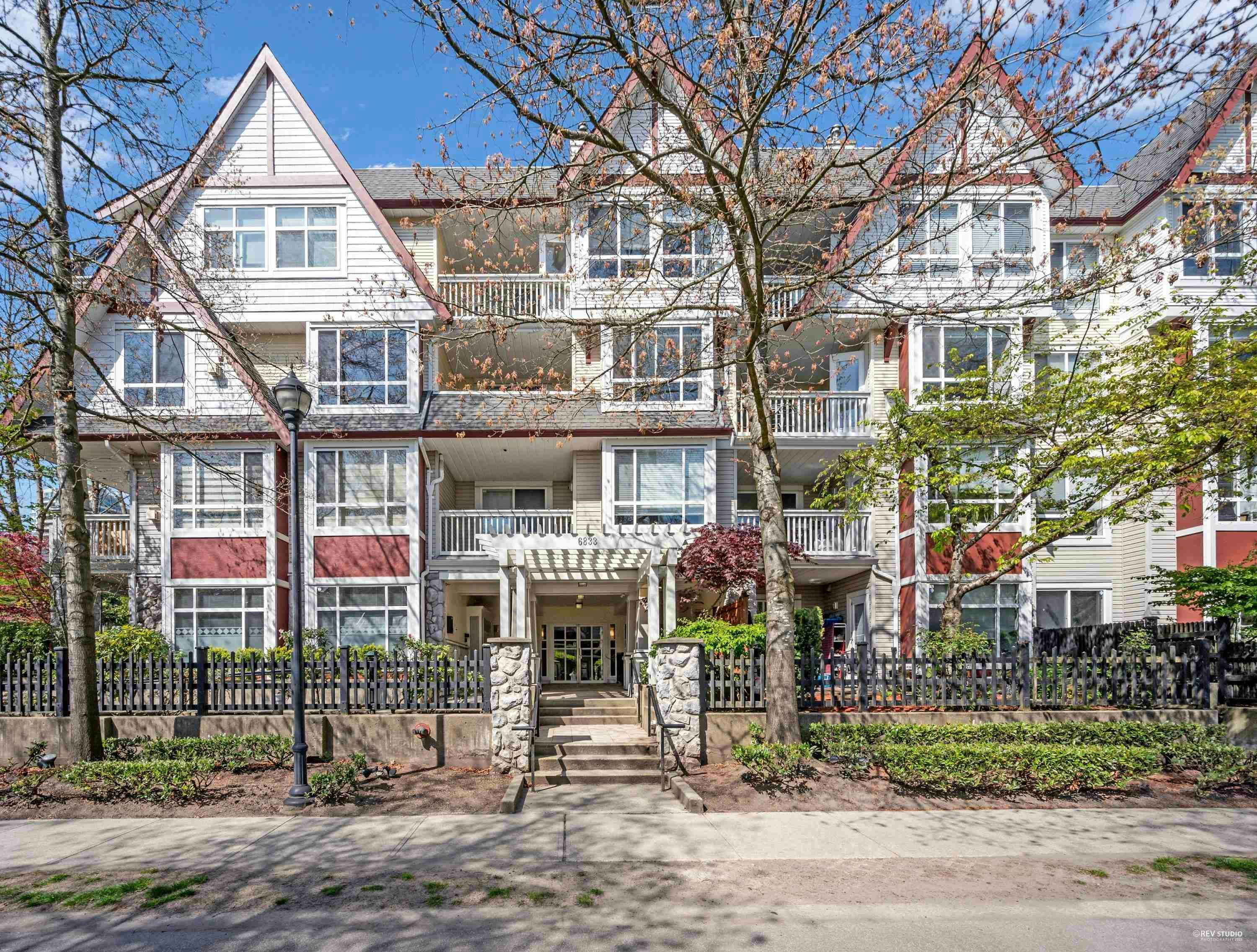 306-6833 Village Green, Burnaby, BC, V5E 4M1
