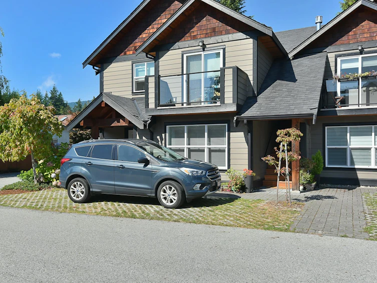 208-518 Shaw Road, Gibsons, BC, V0N 1V8