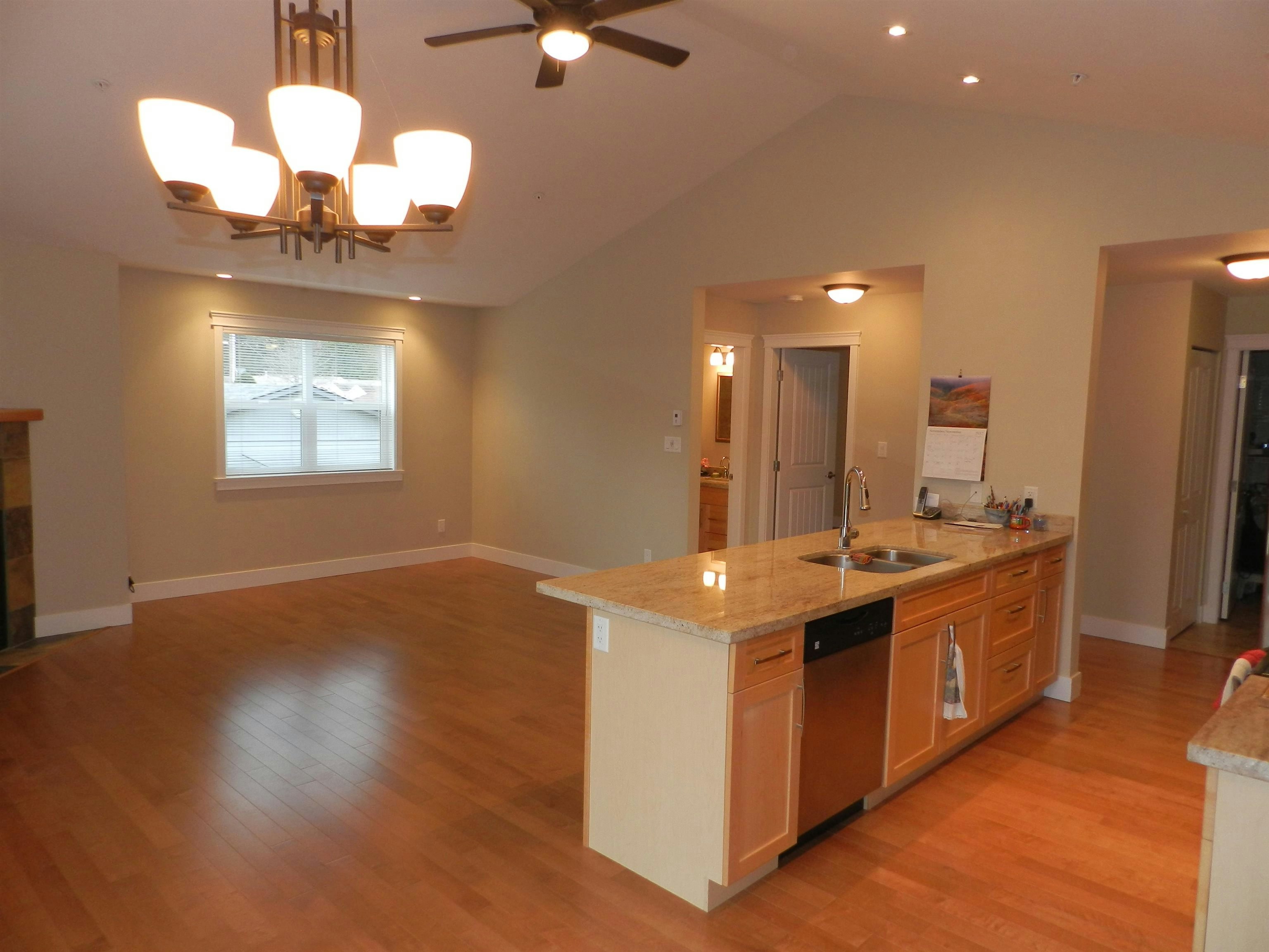 208-518 Shaw Road, Gibsons, BC, V0N 1V8 - 7