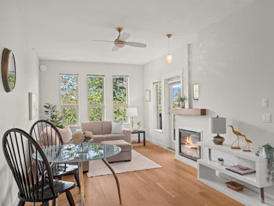 307-1468 St. Andrews Avenue - 3