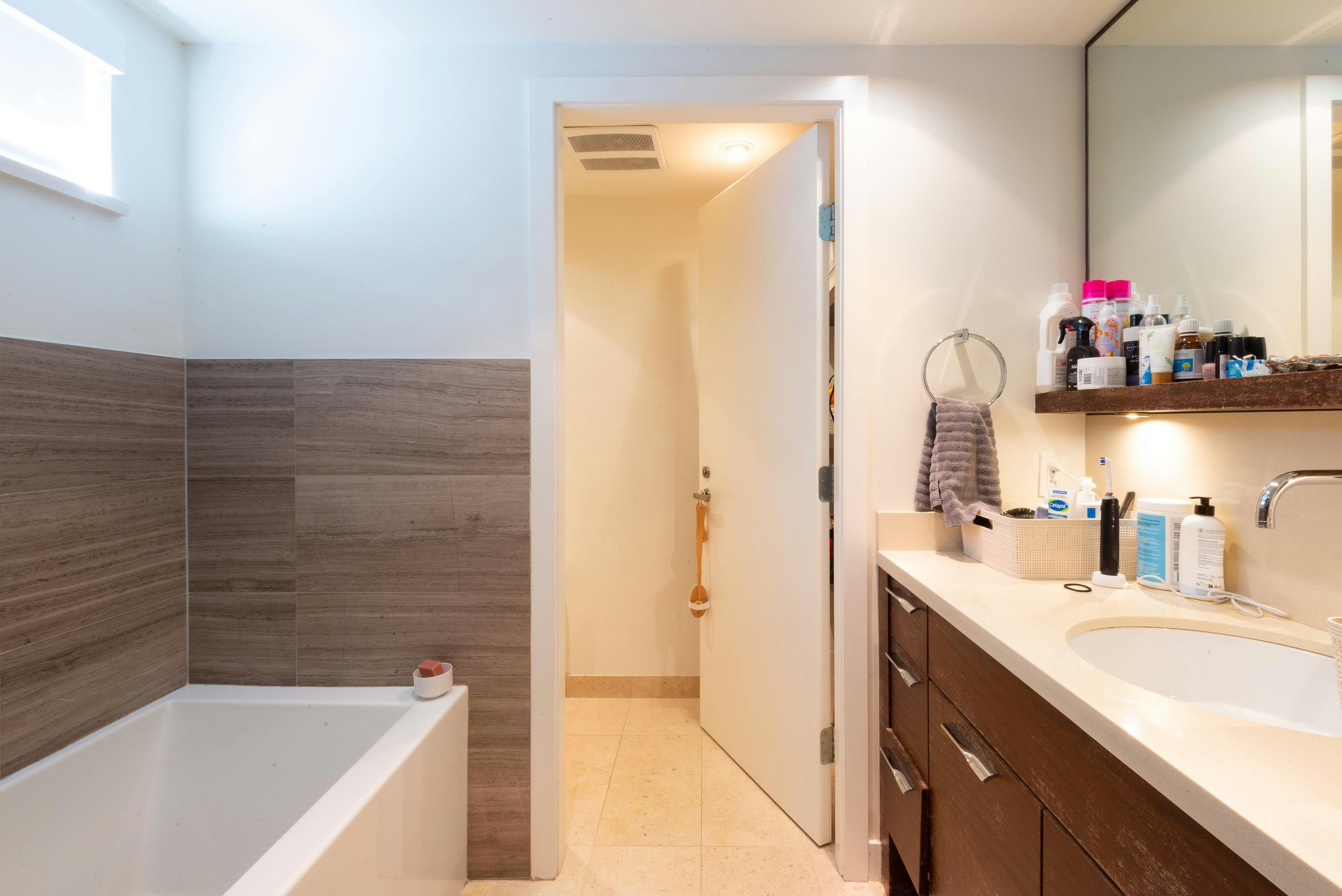 1088 W 7th Avenue, Vancouver, BC, V6H 0B5 - 23