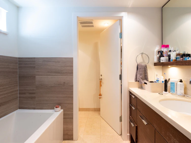 1088 W 7th Avenue, Vancouver, BC, V6H 0B5 - 23