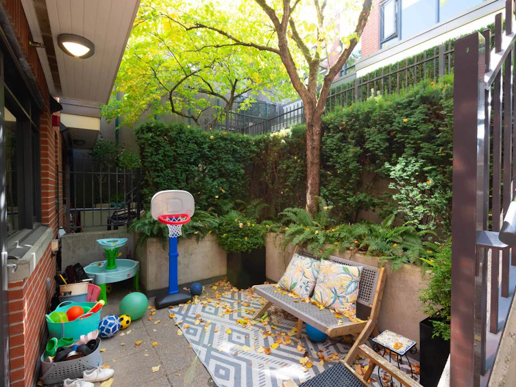 1088 W 7th Avenue, Vancouver, BC, V6H 0B5 - 14