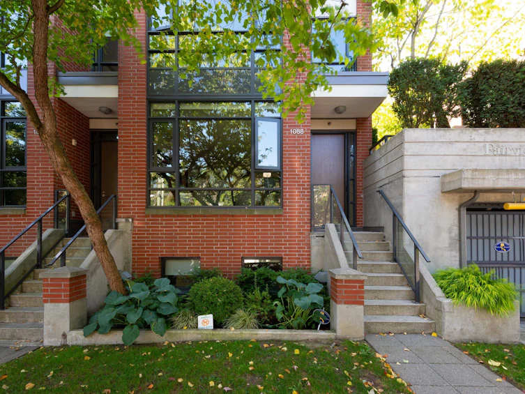1088 W 7th Avenue, Vancouver, BC, V6H 0B5 - 2